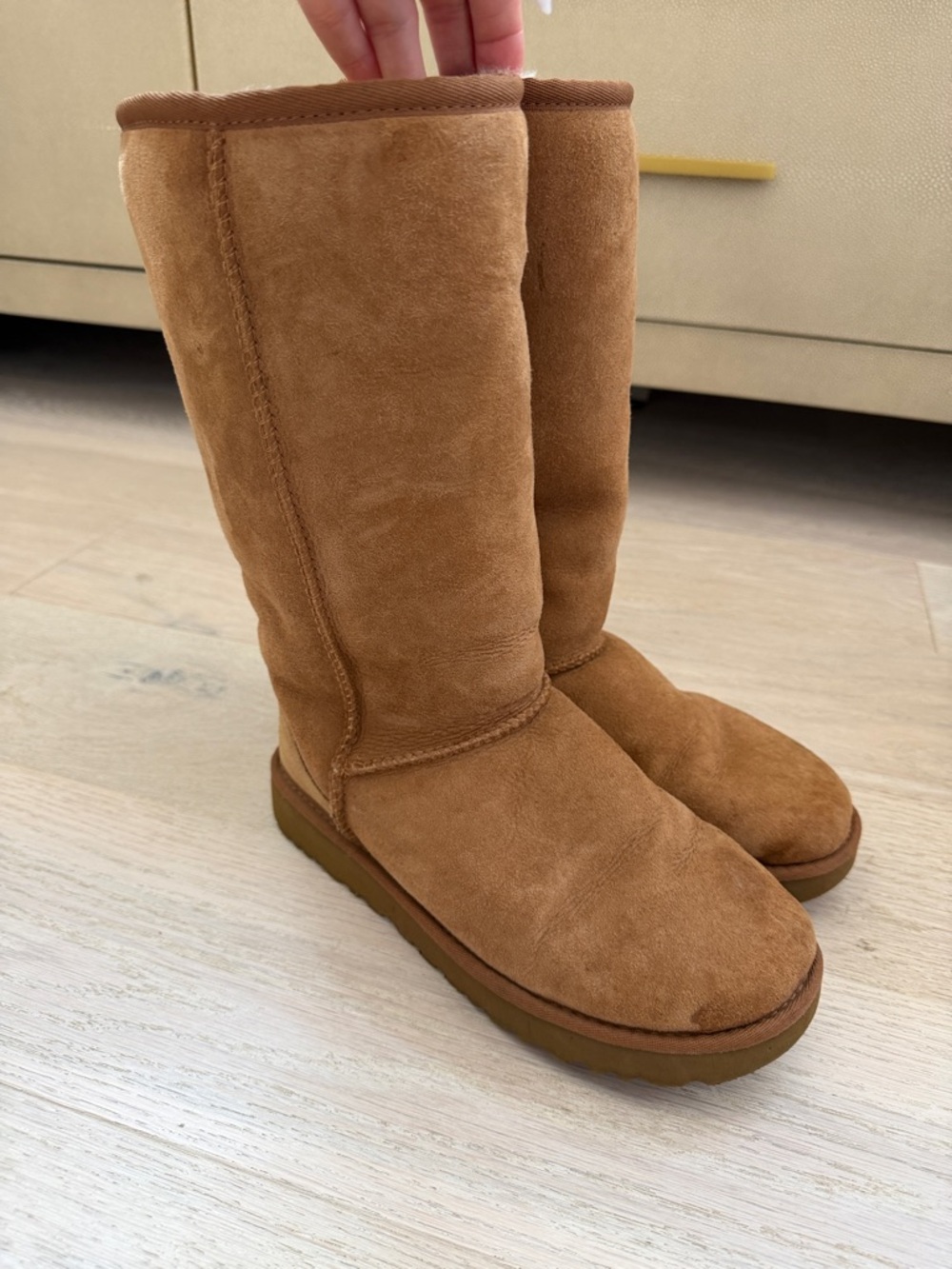 Uggs size 7 - Chestnut